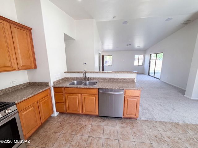 6550 W Wolf Valley Way, Tucson, AZ 85757
