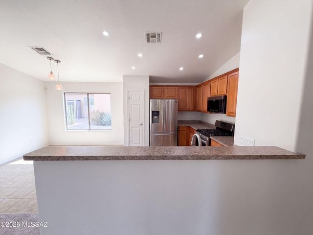 6550 W Wolf Valley Way, Tucson, AZ 85757