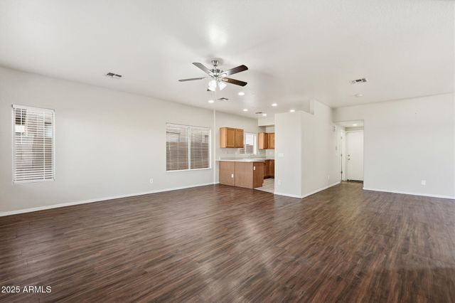 8852 W HESS Street, Tolleson, AZ 85353