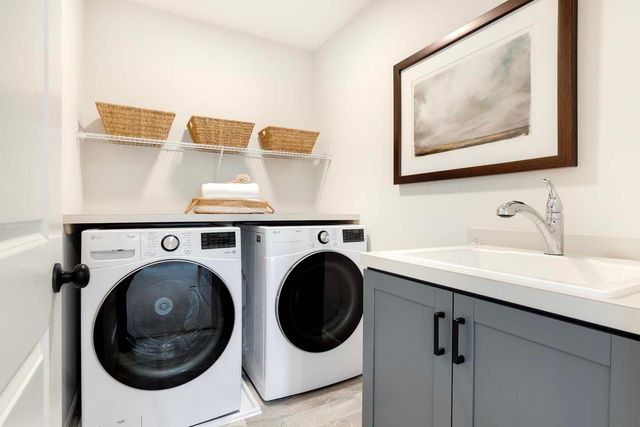 10924 Lower 37th St Court N, Lake Elmo, MN 55042