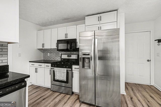 964 Pointers Way, Lawrenceville, GA 30043