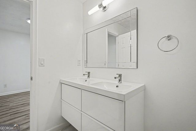 964 Pointers Way, Lawrenceville, GA 30043