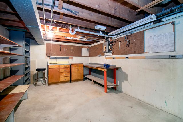 2705 Calmer Drive, Joliet, IL 60433