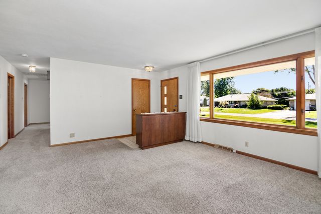 2705 Calmer Drive, Joliet, IL 60433