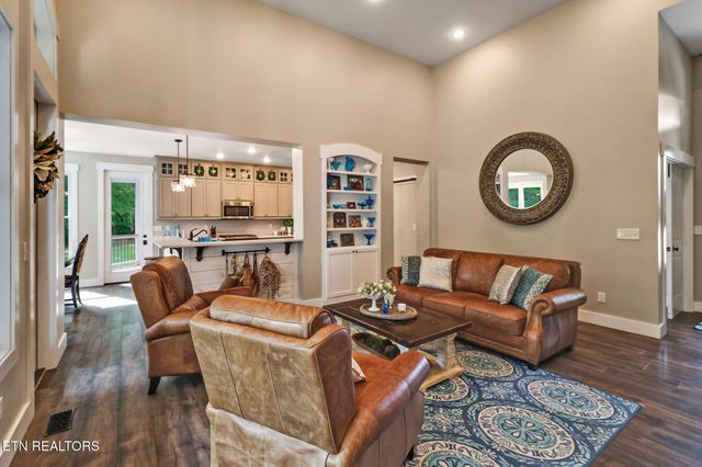 265 Falling Leaf Rd, Jamestown, TN 38556