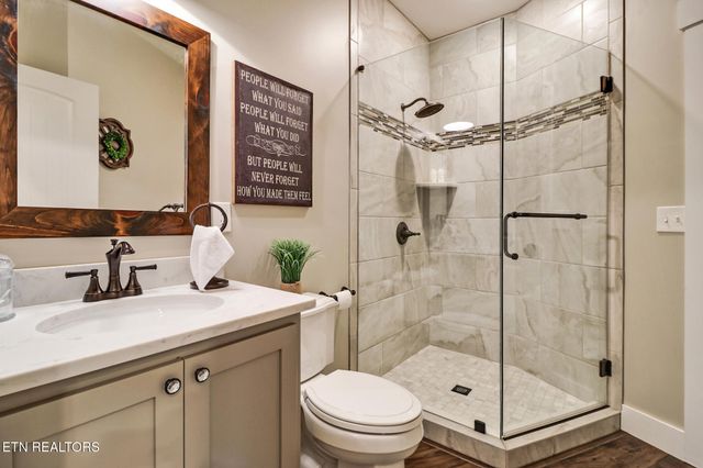 265 Falling Leaf Rd, Jamestown, TN 38556