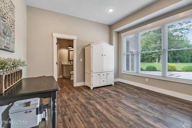 265 Falling Leaf Rd, Jamestown, TN 38556