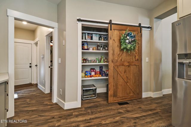 265 Falling Leaf Rd, Jamestown, TN 38556