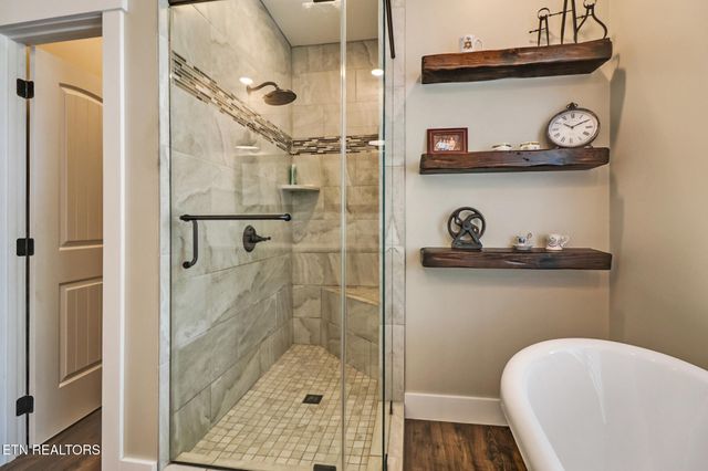 265 Falling Leaf Rd, Jamestown, TN 38556