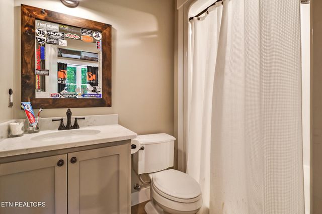 265 Falling Leaf Rd, Jamestown, TN 38556