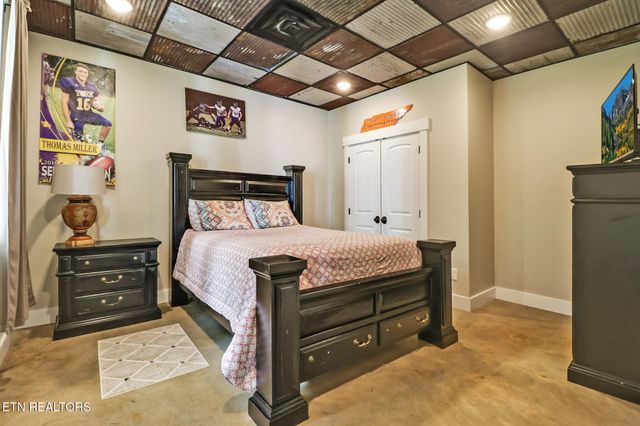 265 Falling Leaf Rd, Jamestown, TN 38556