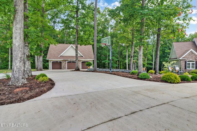 265 Falling Leaf Rd, Jamestown, TN 38556