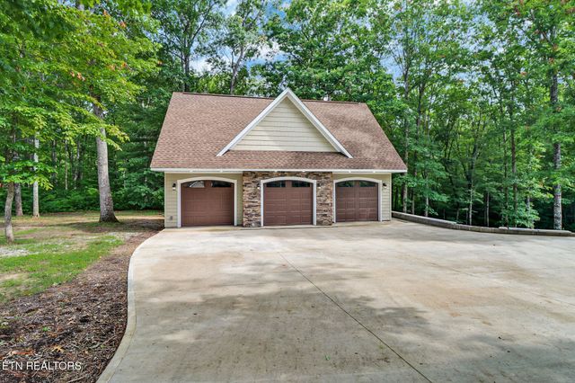 265 Falling Leaf Rd, Jamestown, TN 38556