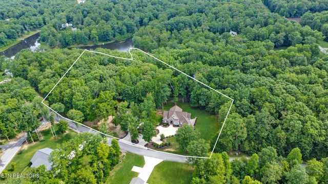 265 Falling Leaf Rd, Jamestown, TN 38556