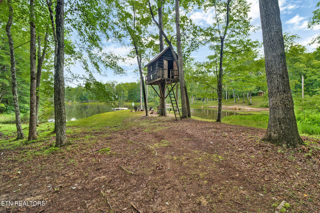 265 Falling Leaf Rd, Jamestown, TN 38556