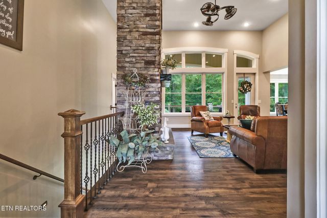 265 Falling Leaf Rd, Jamestown, TN 38556