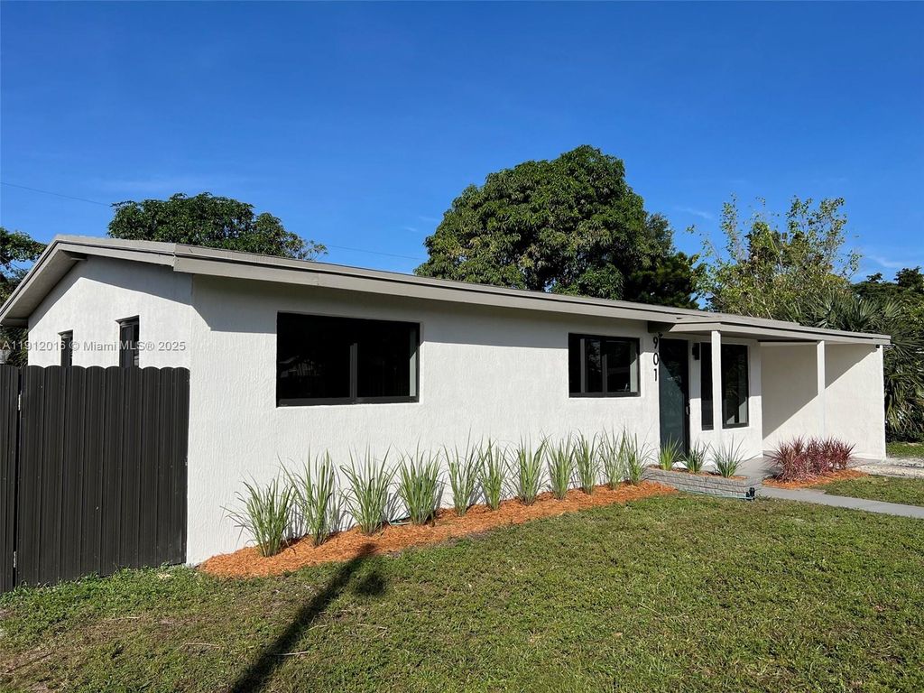 901 SW 22nd Ave, Fort Lauderdale, FL 33312