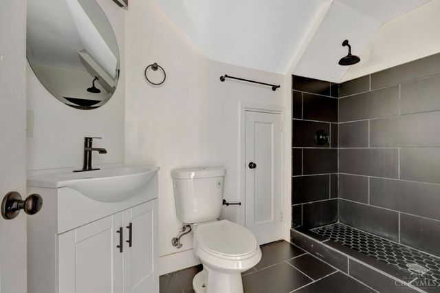 1225 Amanda Place, Cincinnati, OH 45205