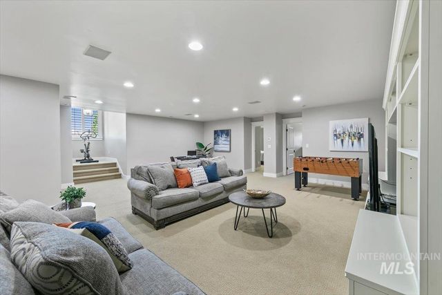 958 N Lionbridge Pl, Eagle, ID 83616
