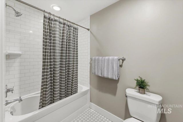 958 N Lionbridge Pl, Eagle, ID 83616
