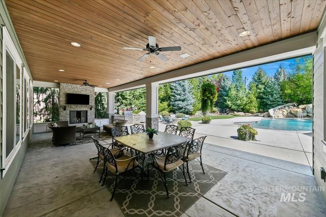 958 N Lionbridge Pl, Eagle, ID 83616