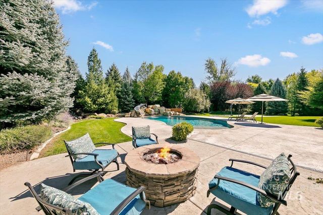 958 N Lionbridge Pl, Eagle, ID 83616