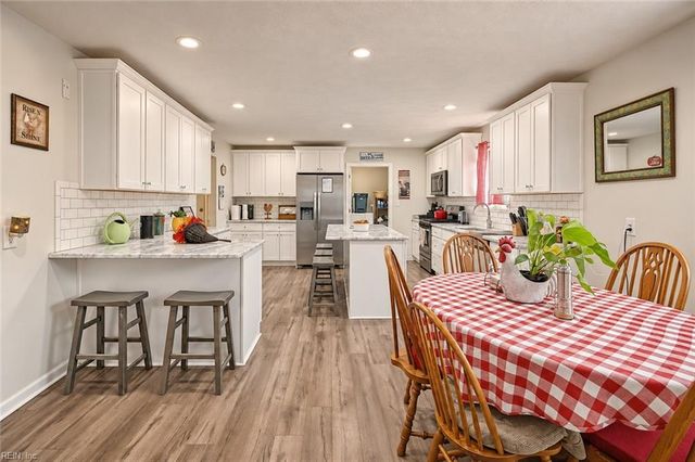 2536 Seven Eleven RD, Chesapeake, VA 23322