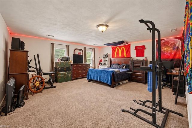 2536 Seven Eleven RD, Chesapeake, VA 23322