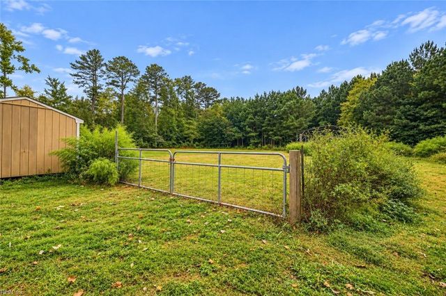 2536 Seven Eleven RD, Chesapeake, VA 23322