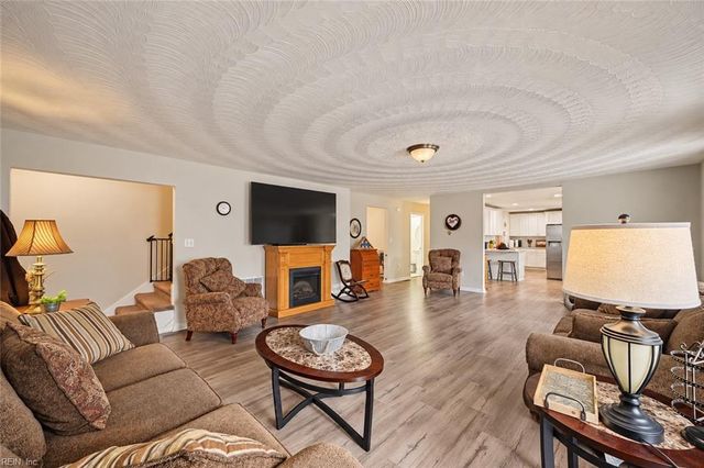 2536 Seven Eleven RD, Chesapeake, VA 23322