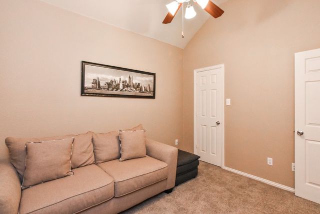 1700 Bluebird Drive, Little Elm, TX 75068