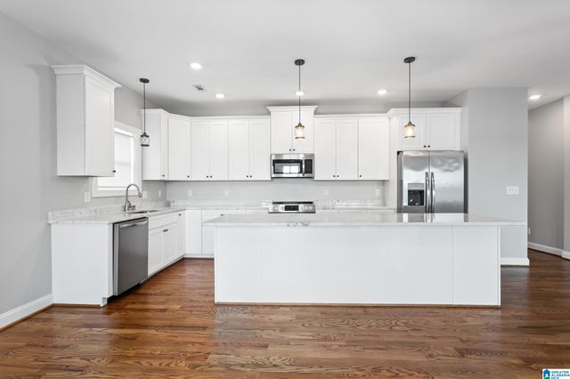 180 SHORELINE VIEW, Talladega, AL 35160