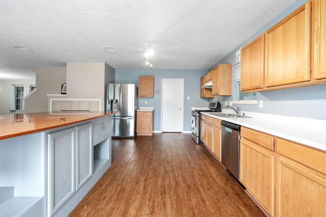 7906 Brookfield Street, Baytown, TX 77523