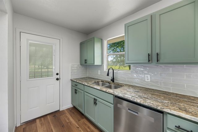 2842 Carlson Drive, Dallas, TX 75235