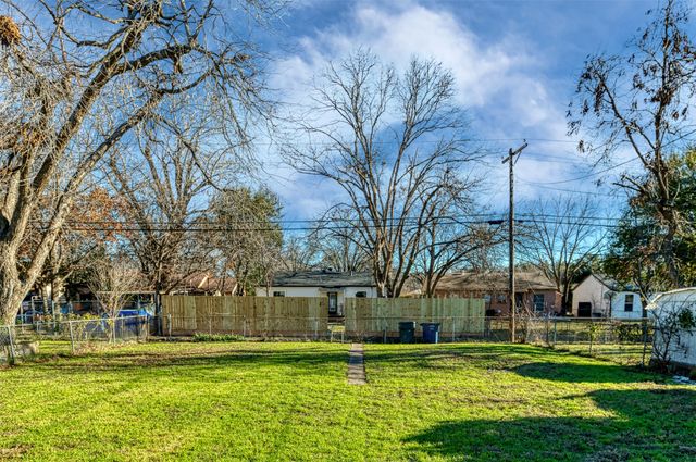 2842 Carlson Drive, Dallas, TX 75235