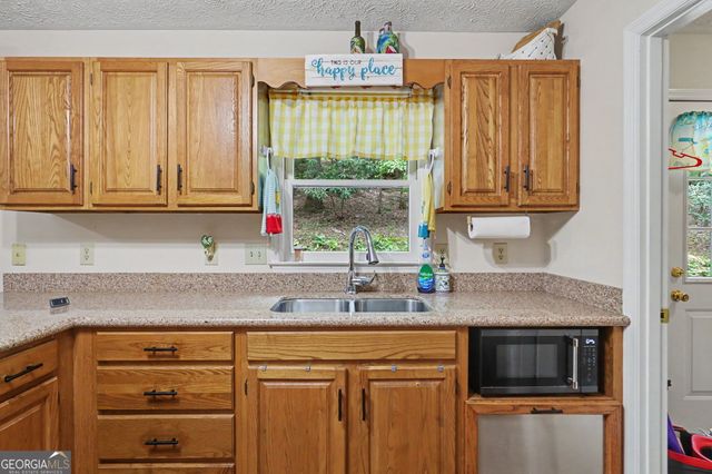 325 Walnut Mountain Road, Rabun Gap, GA 30568