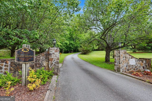 325 Walnut Mountain Road, Rabun Gap, GA 30568