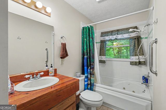 325 Walnut Mountain Road, Rabun Gap, GA 30568