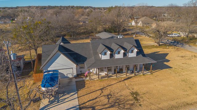 4000 Sioux Court, Granbury, TX 76048