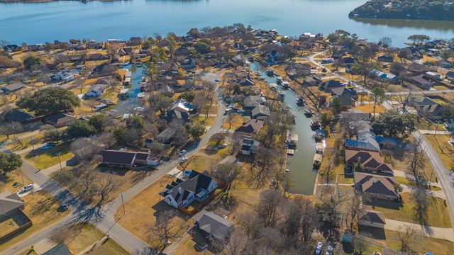 4000 Sioux Court, Granbury, TX 76048