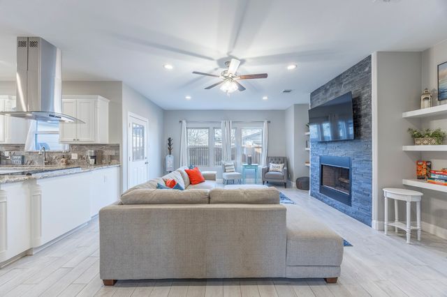 4000 Sioux Court, Granbury, TX 76048