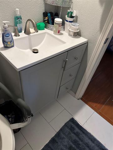 3719 Heatherbrook Drive, Houston, TX 77045