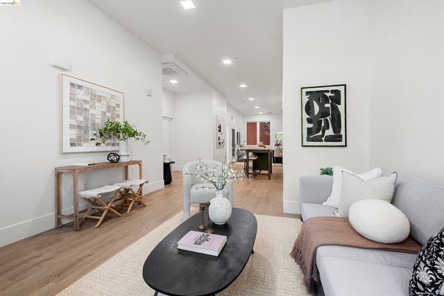 1545 32nd Street 104, Oakland, CA 94608