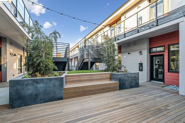 1545 32nd Street 104, Oakland, CA 94608