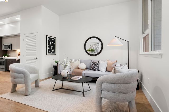 1545 32nd Street 104, Oakland, CA 94608