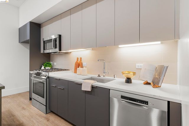 1545 32nd Street 104, Oakland, CA 94608