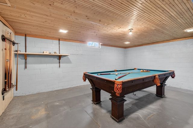 8653 Wildwood Court, Jackson, MI 49201