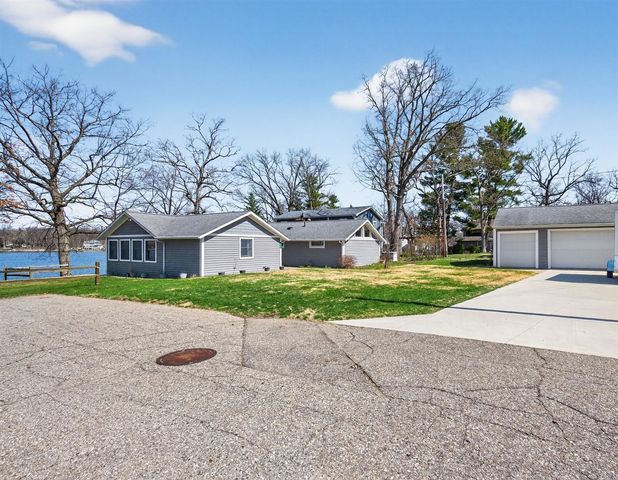 8653 Wildwood Court, Jackson, MI 49201