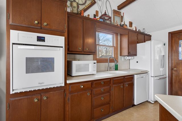 8653 Wildwood Court, Jackson, MI 49201