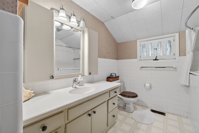 8653 Wildwood Court, Jackson, MI 49201